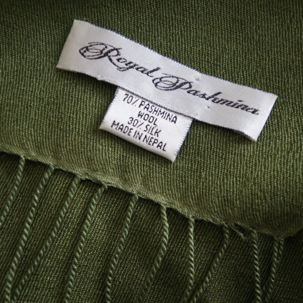 Large Vintage Olive Green Pashmina & Silk Scarf Shawl - Picture 4 of 15